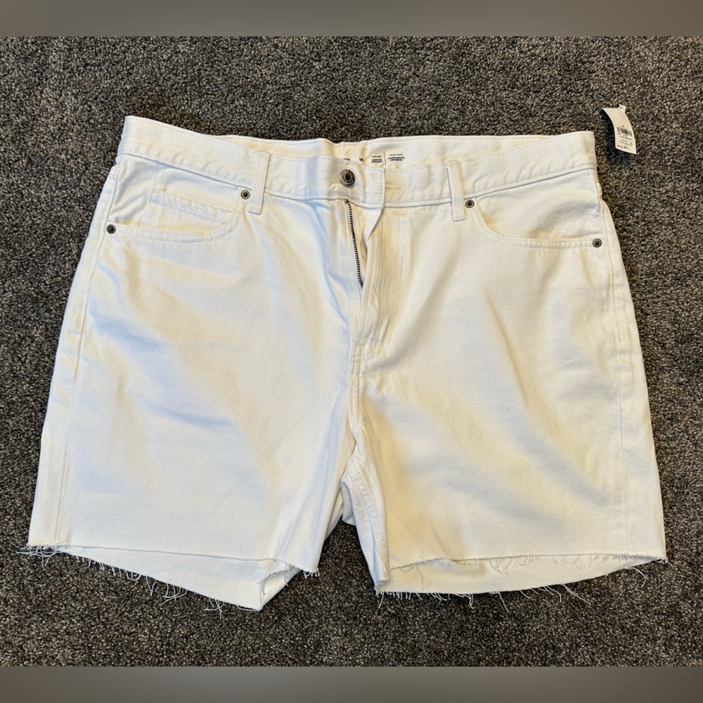 Old Navy High Rise Slouchy Straight White Jean Shorts size 16